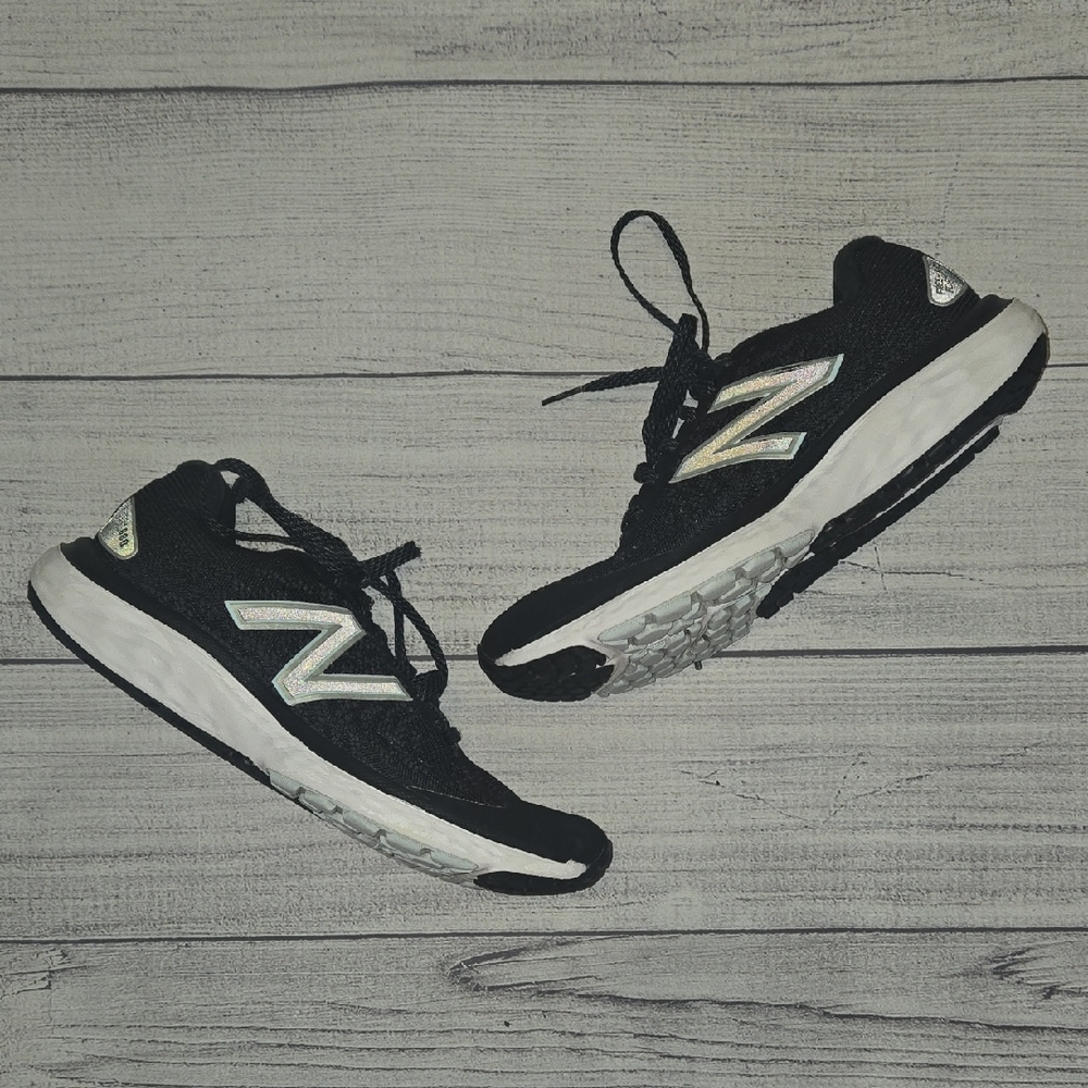 New Balance Women's Fresh Foam Athletic Shoes Black/White/Gray Size 6.5